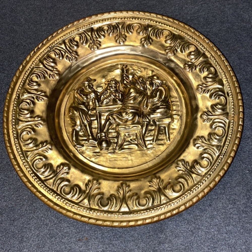 Brass vintage gold wall plates made in England set of two - Picture 4 of 10